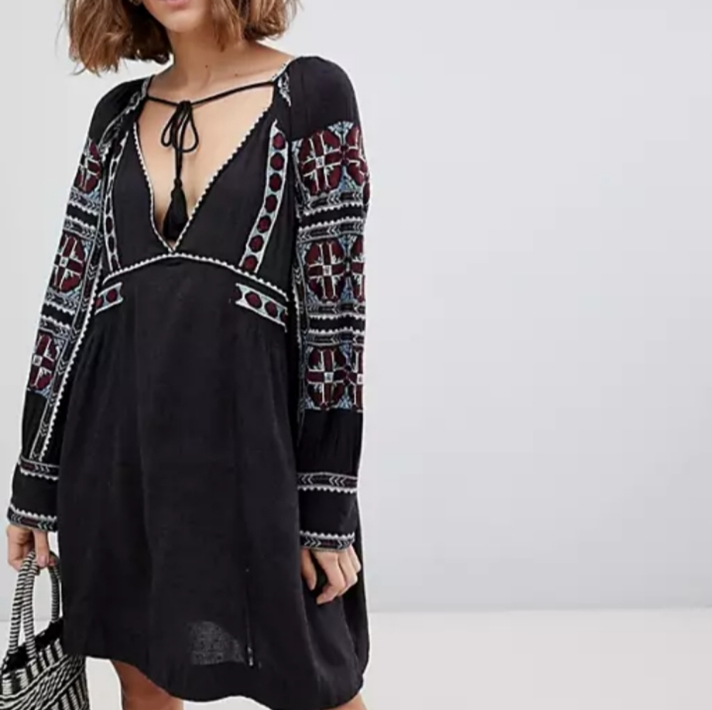 Womens Large Embroidered Trim Sheath Dress 